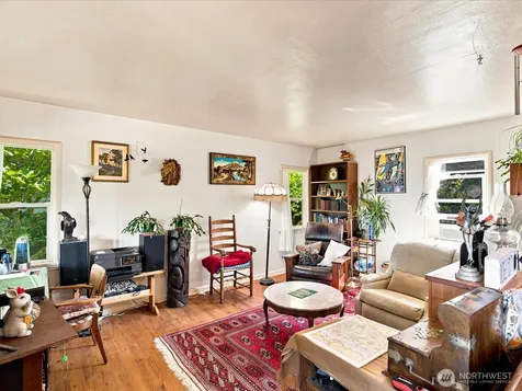 2715 50th Avenue SW Seattle WA 98116