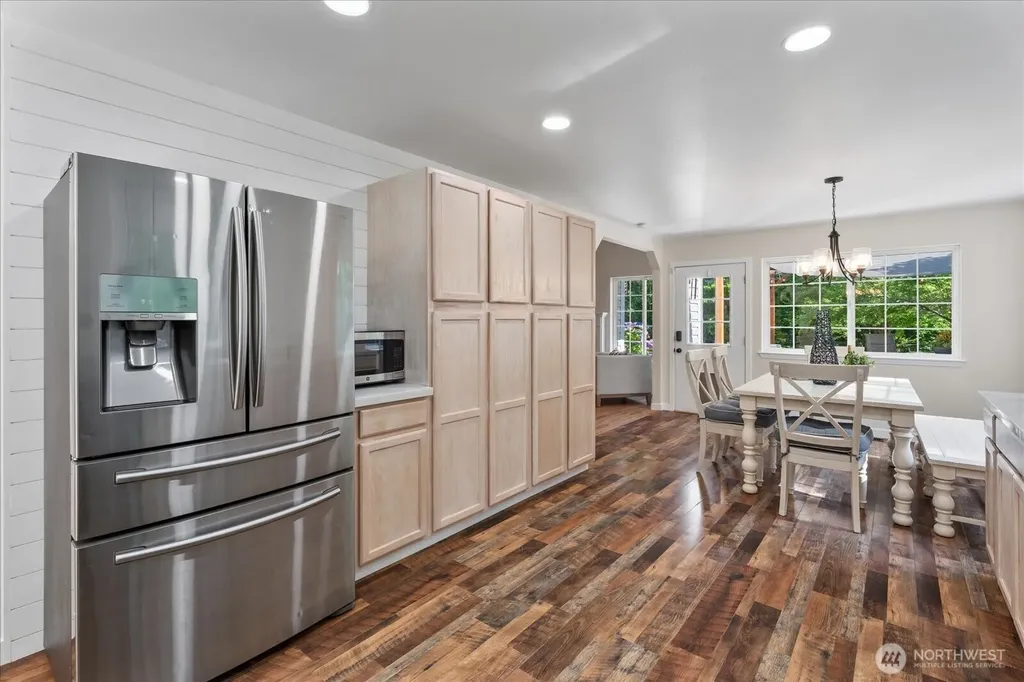 8925 Pebble Place SE Port Orchard WA 98367