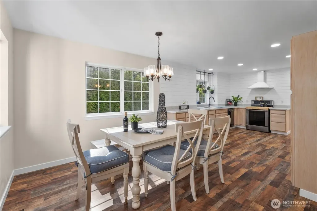 8925 Pebble Place SE Port Orchard WA 98367