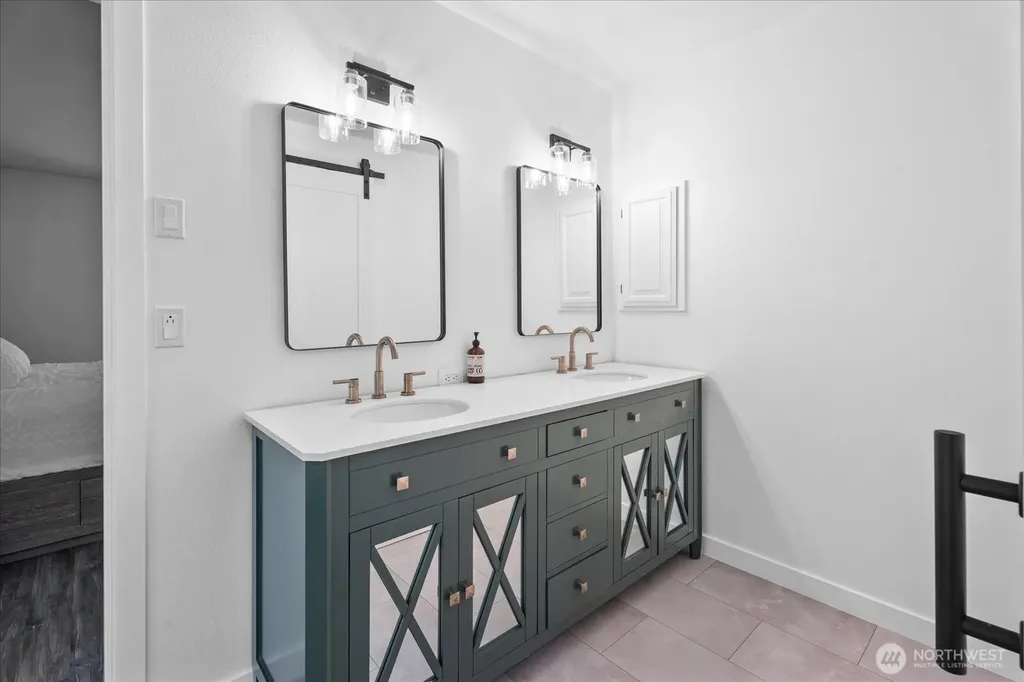 8925 Pebble Place SE Port Orchard WA 98367