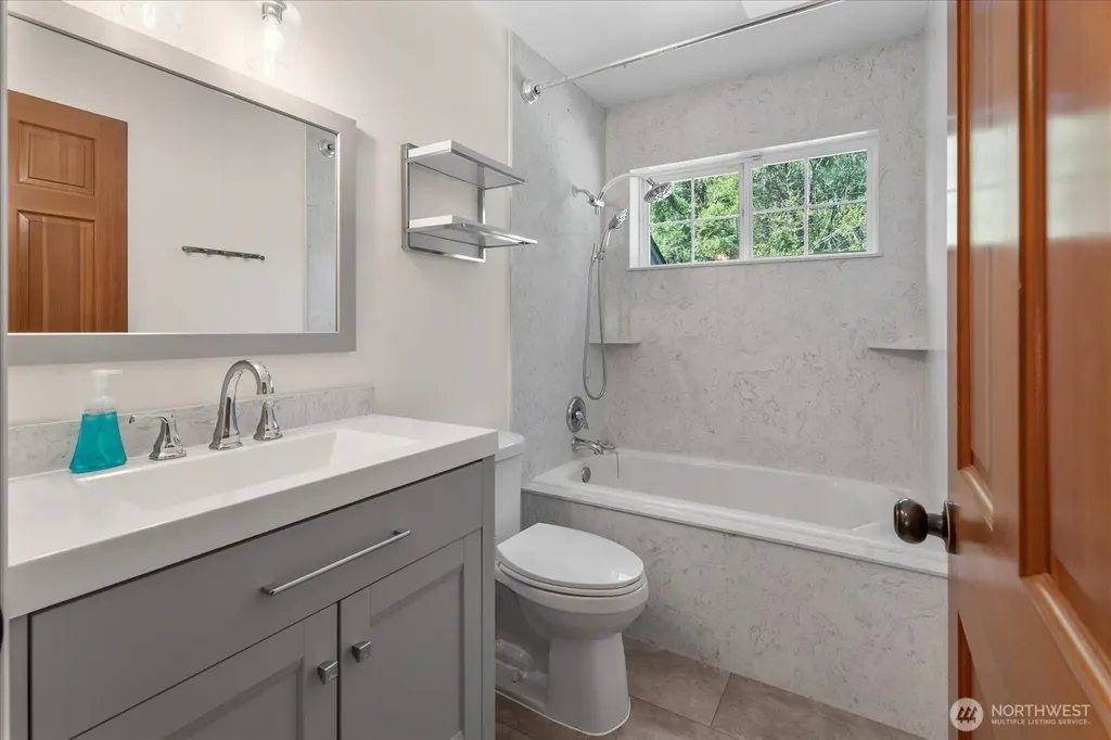 8925 Pebble Place SE Port Orchard WA 98367