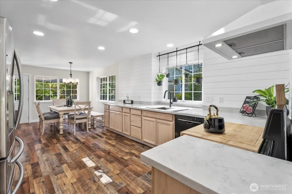 8925 Pebble Place SE Port Orchard WA 98367