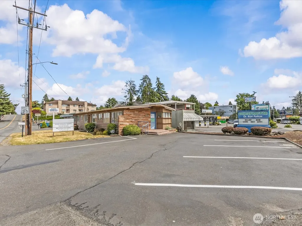 635 SW 154th Street Burien WA 98166