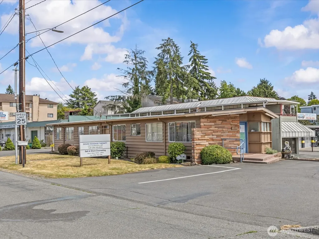 635 SW 154th Street Burien WA 98166