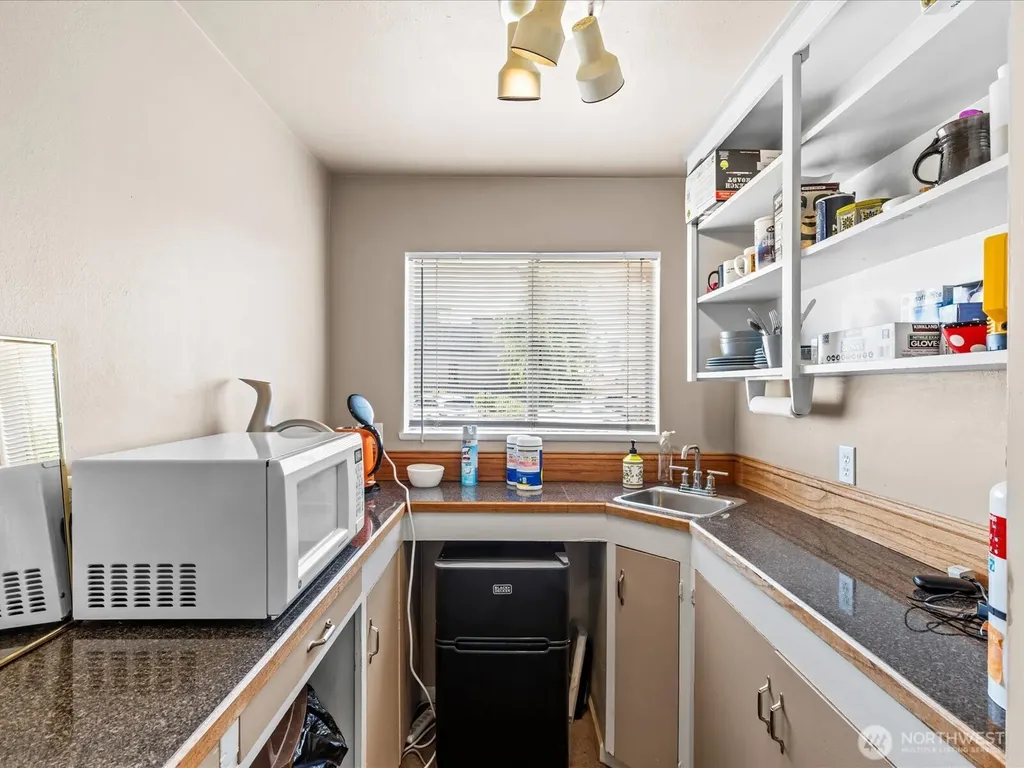 635 SW 154th Street Burien WA 98166