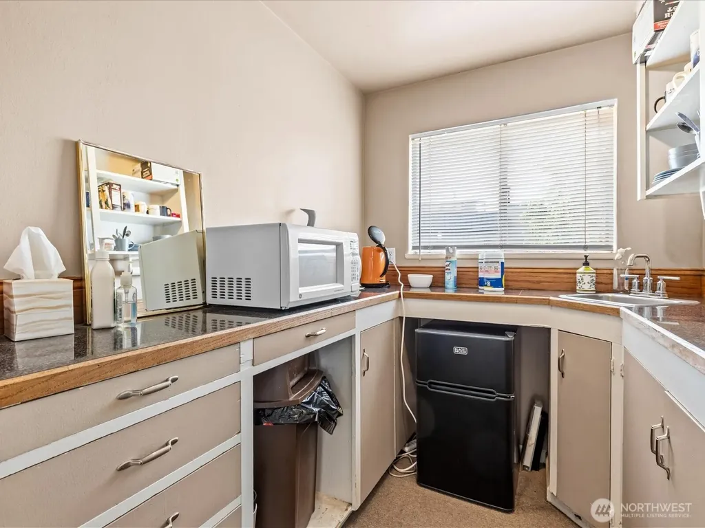 635 SW 154th Street Burien WA 98166