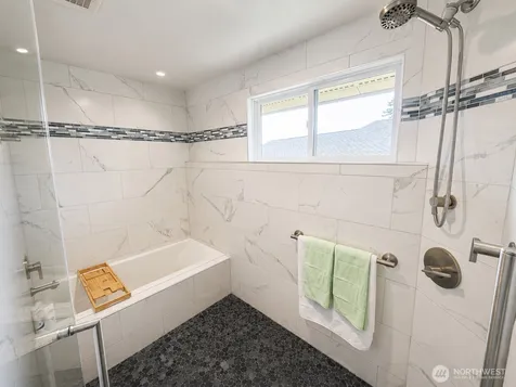 29816 2nd Avenue SW Federal Way WA 98023