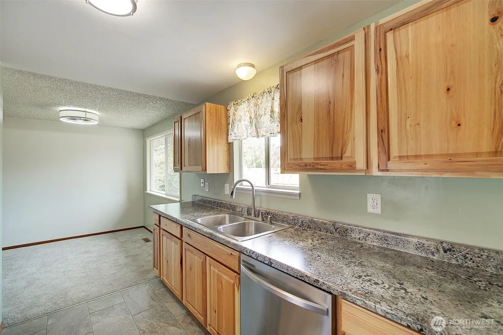 2524 SW 325th Place Federal Way WA 98023