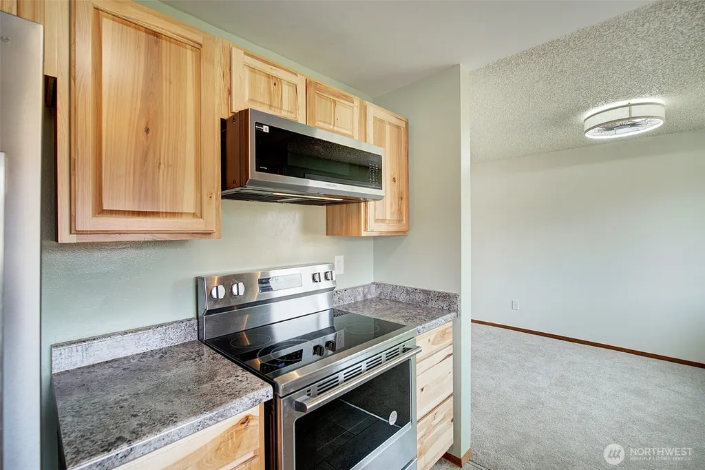 2524 SW 325th Place Federal Way WA 98023