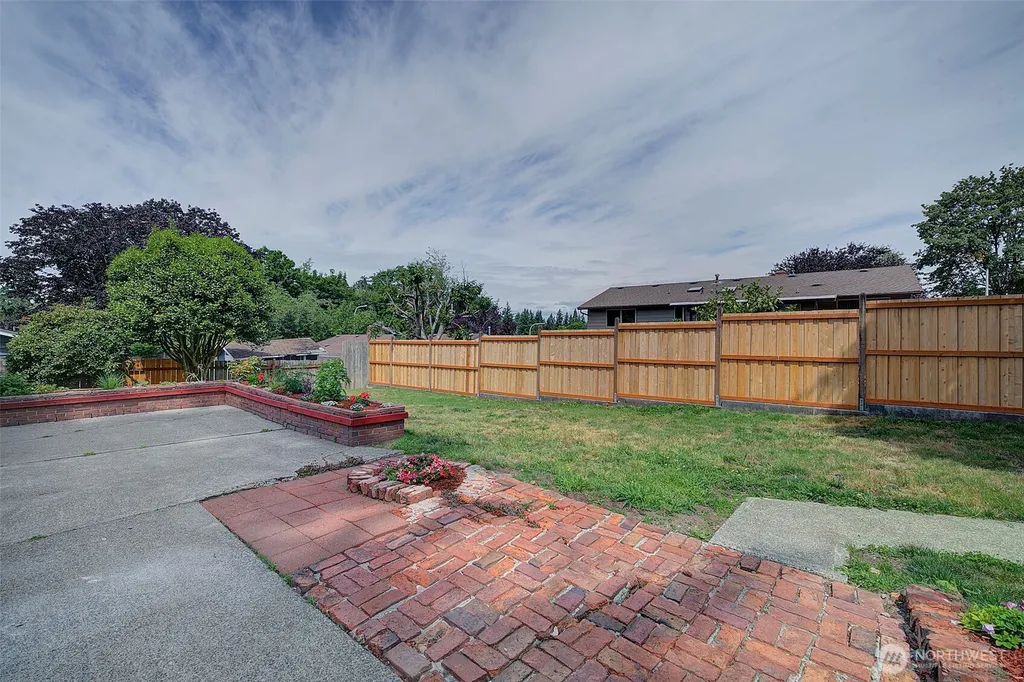 2524 SW 325th Place Federal Way WA 98023