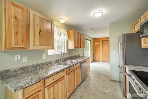 2524 SW 325th Place Federal Way WA 98023