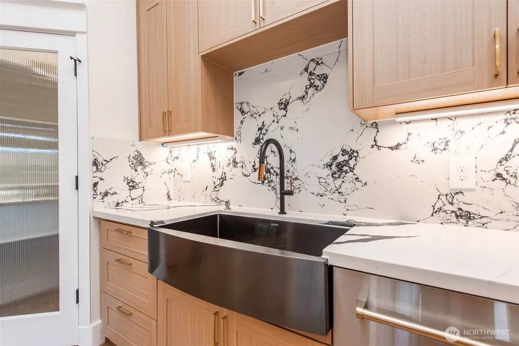 1051 N Lindsay Lane Sequim WA 98382