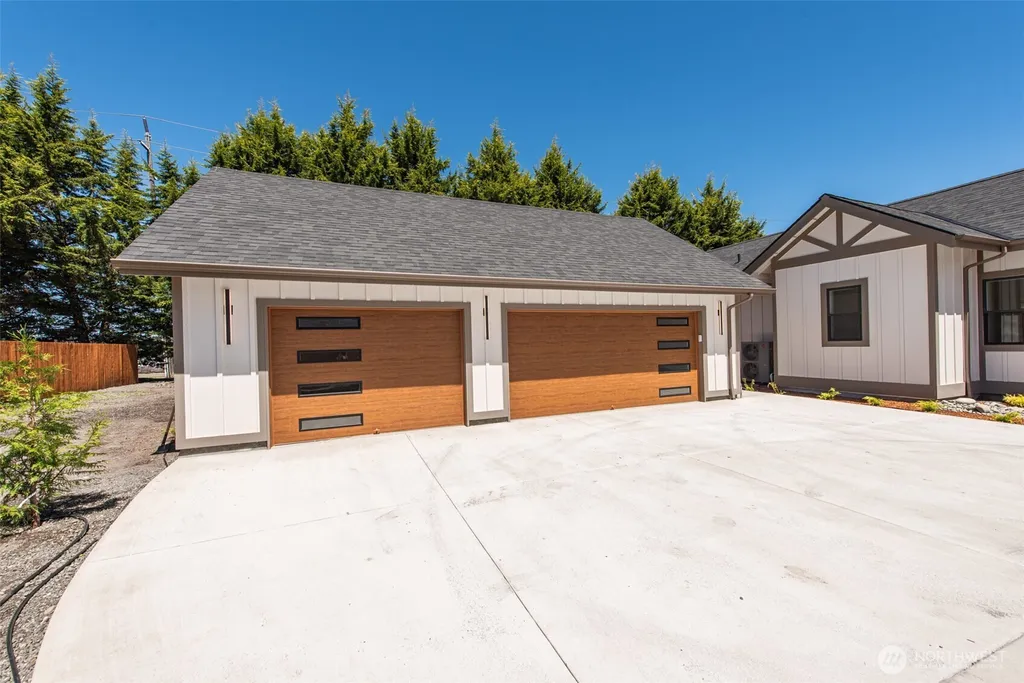 1051 N Lindsay Lane Sequim WA 98382