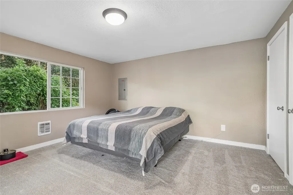 7214 River Road E Puyallup WA 98371