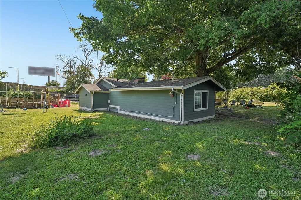 7214 River Road E Puyallup WA 98371