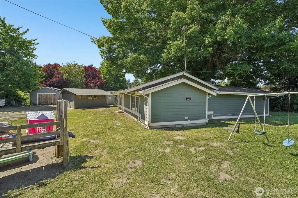 7214 River Road E Puyallup WA 98371