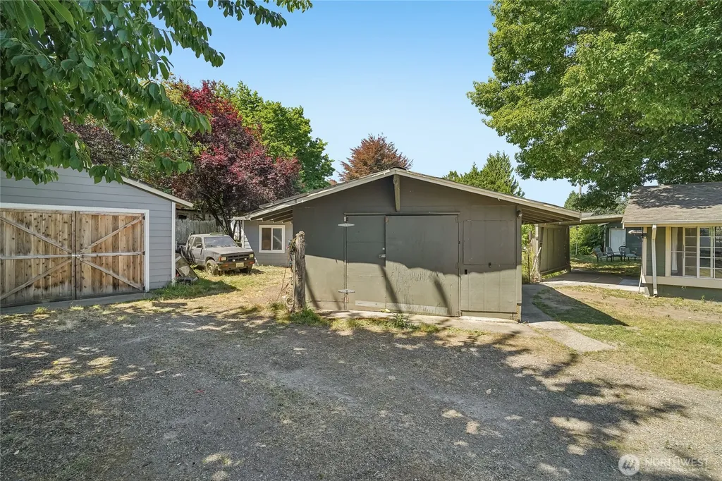 7214 River Road E Puyallup WA 98371