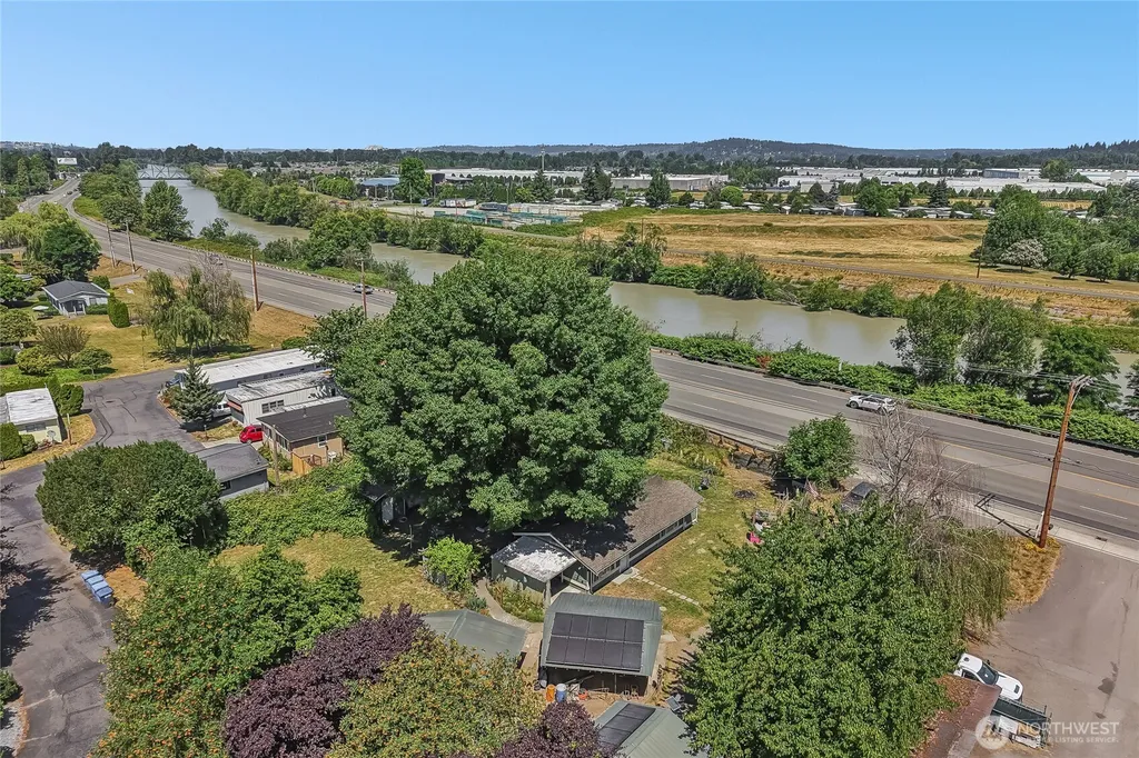 7214 River Road E Puyallup WA 98371
