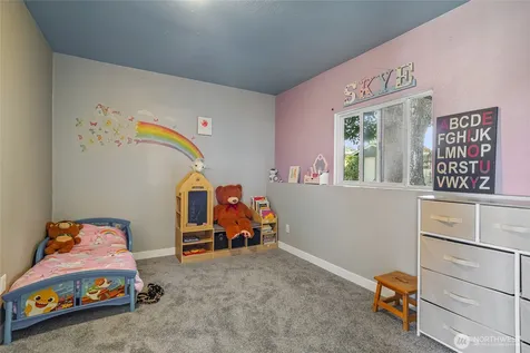 7214 River Road E Puyallup WA 98371