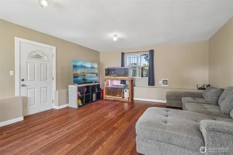 7214 River Road E Puyallup WA 98371