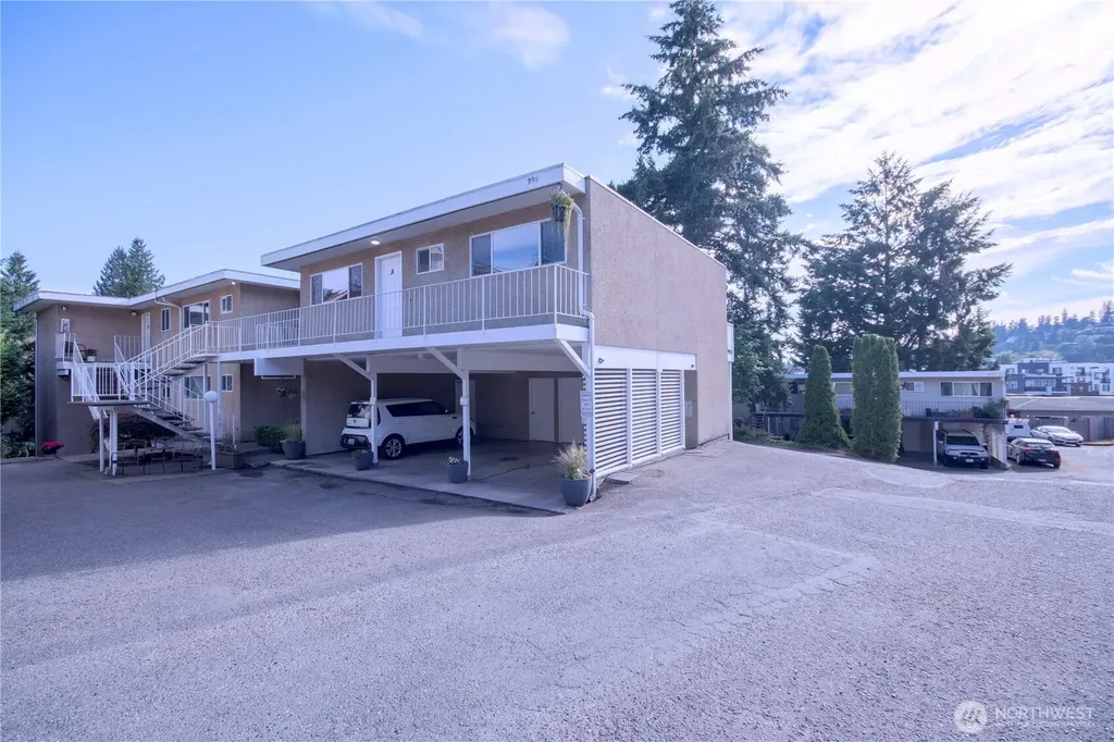 9911 NE 119th Court Kirkland WA 98034