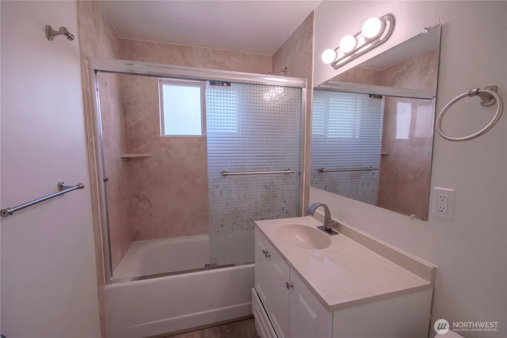 9911 NE 119th Court Kirkland WA 98034