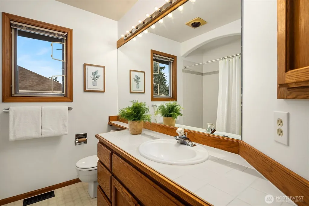 22413 NE 9th Drive Sammamish WA 98074