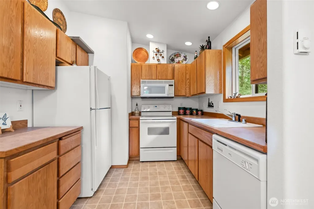 390 N Potlatch N Hoodsport WA 98548