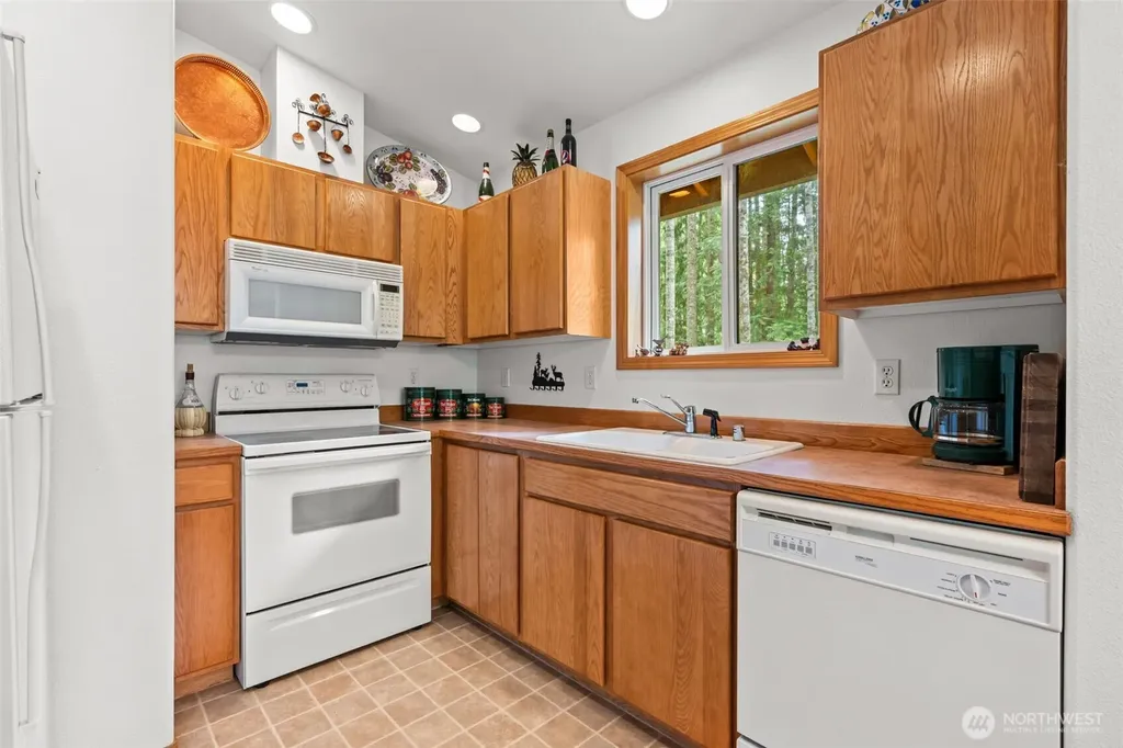 390 N Potlatch N Hoodsport WA 98548