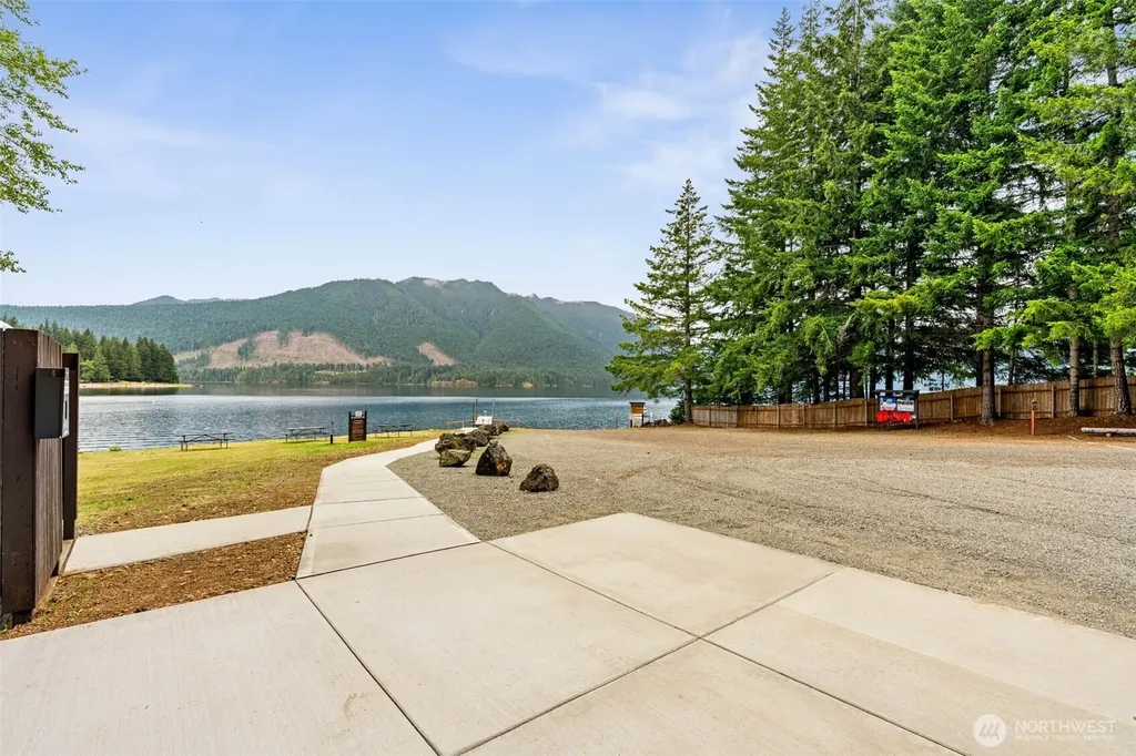 390 N Potlatch N Hoodsport WA 98548
