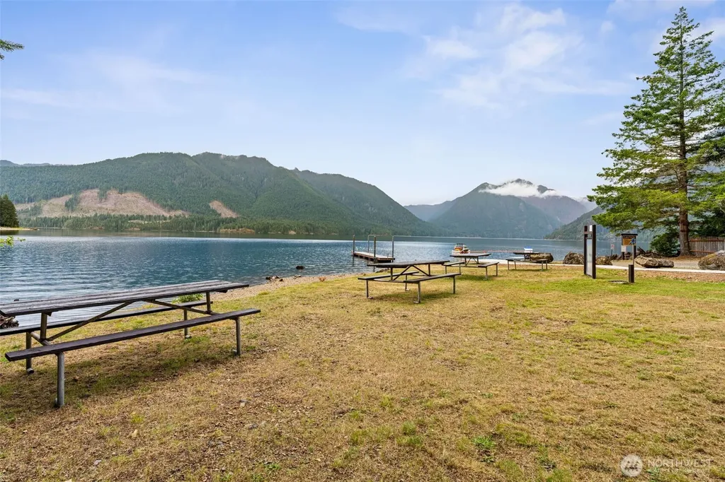 390 N Potlatch N Hoodsport WA 98548