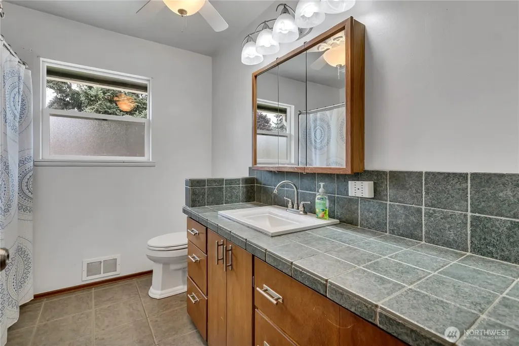 15115 74th Street E Sumner WA 98390