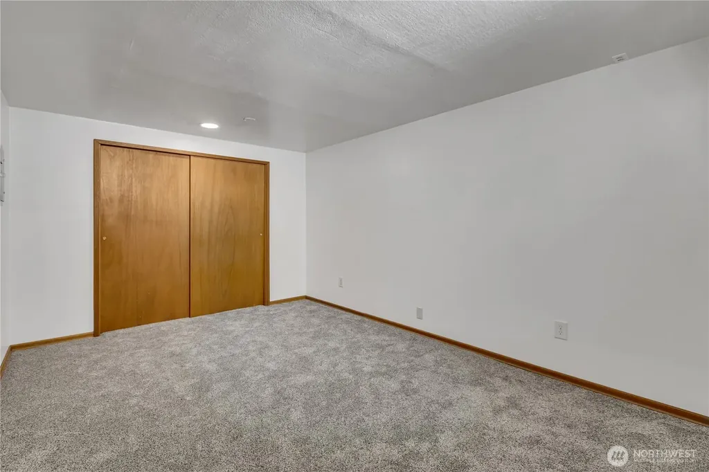 15115 74th Street E Sumner WA 98390