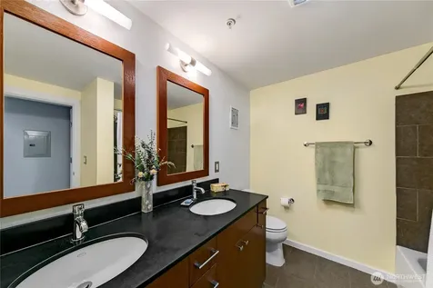 76 Cedar Street Seattle WA 98121