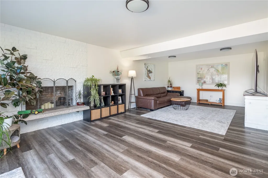 4627 129th Avenue E Edgewood WA 98372