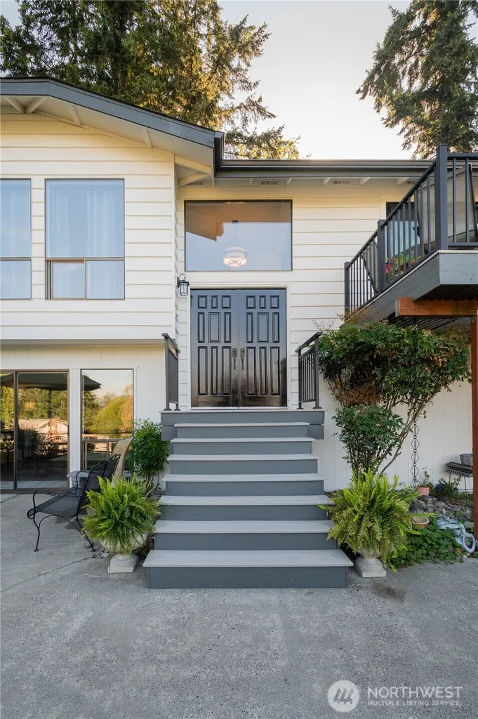 4627 129th Avenue E Edgewood WA 98372