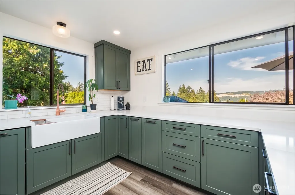 4627 129th Avenue E Edgewood WA 98372