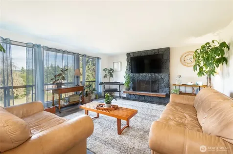 4627 129th Avenue E Edgewood WA 98372