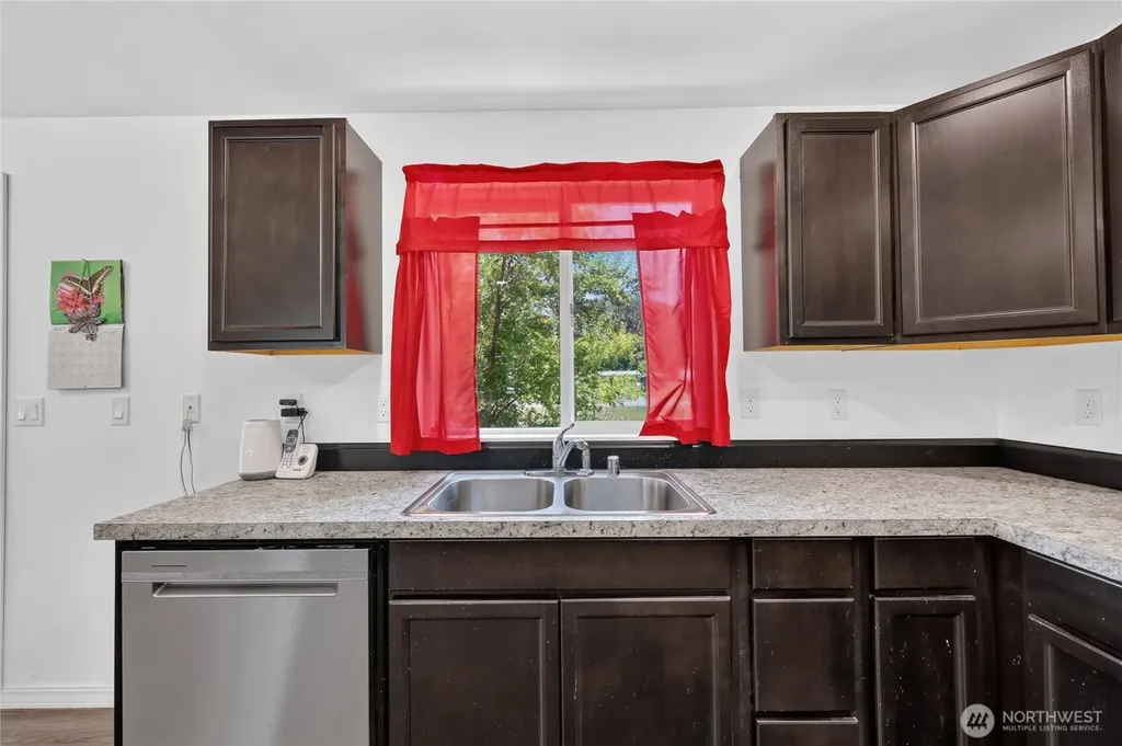 8364 Highway 12 Glenoma WA 98336
