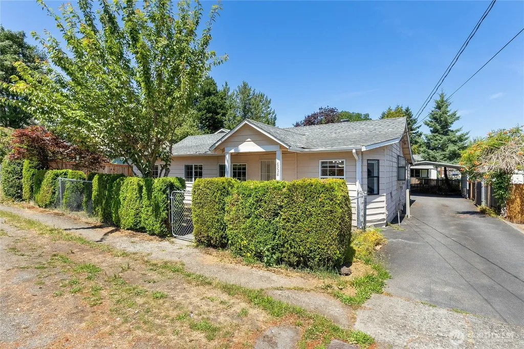 8528 S 121st Street Seattle WA 98178