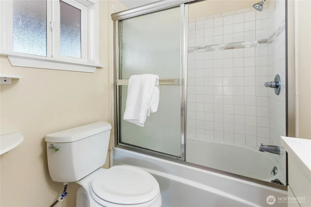8528 S 121st Street Seattle WA 98178