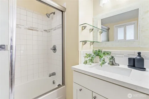 8528 S 121st Street Seattle WA 98178