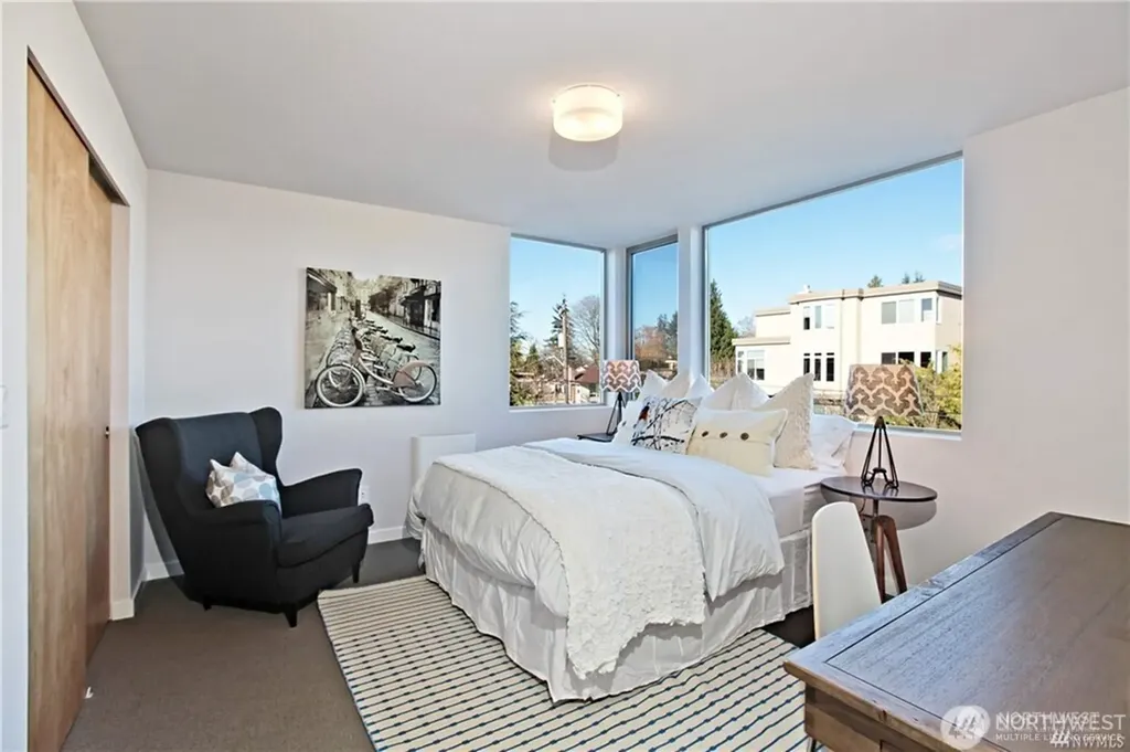 5207 S Willow Street Seattle WA 98118