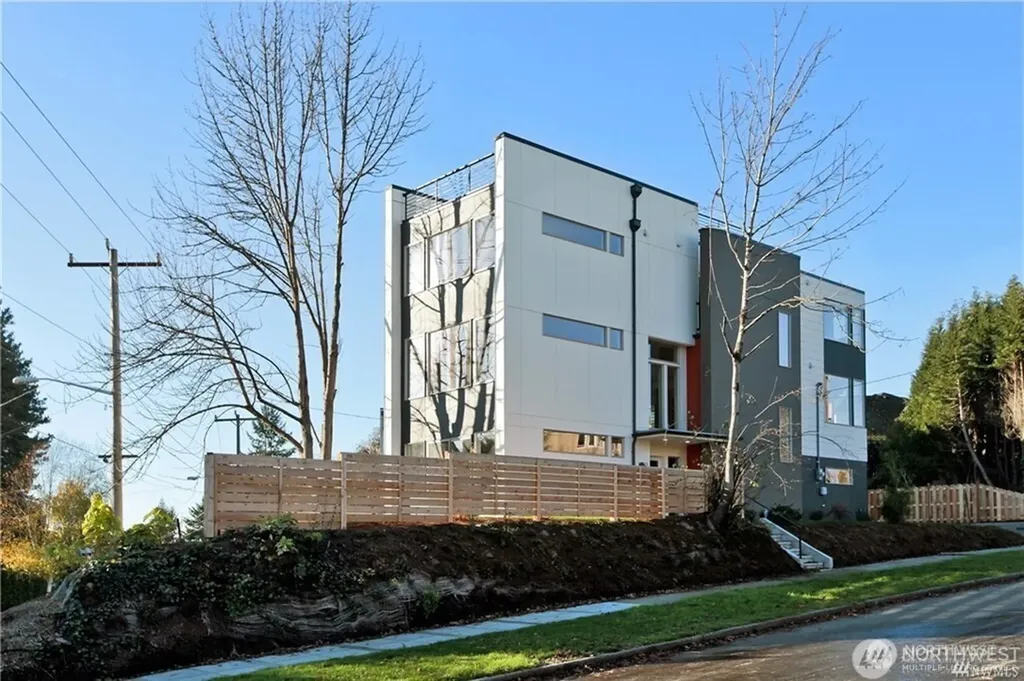 5207 S Willow Street Seattle WA 98118