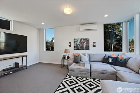 5207 S Willow Street Seattle WA 98118
