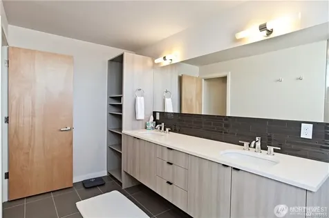 5207 S Willow Street Seattle WA 98118