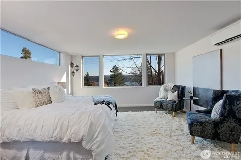5207 S Willow Street Seattle WA 98118