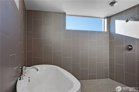 5207 S Willow Street Seattle WA 98118