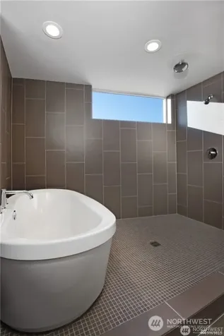 5207 S Willow Street Seattle WA 98118