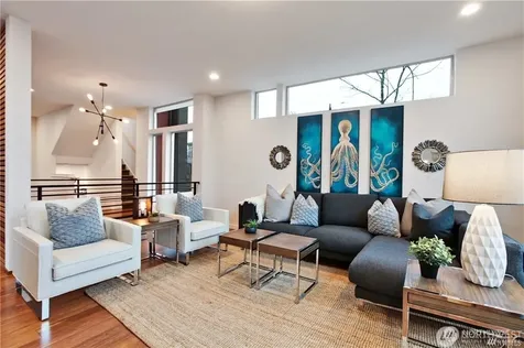 5207 S Willow Street Seattle WA 98118